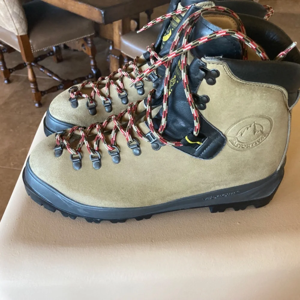La Sportiva boots - Picture 2 of 7